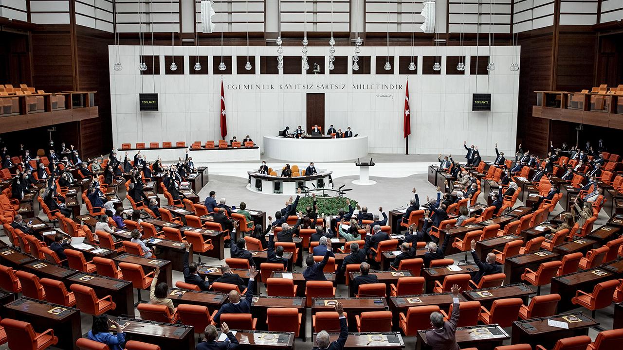 86 MADDELİK Torba Yasa Teklifi Mecliste! Taşerona kadro ve 7200 gün emeklilik gündemde!